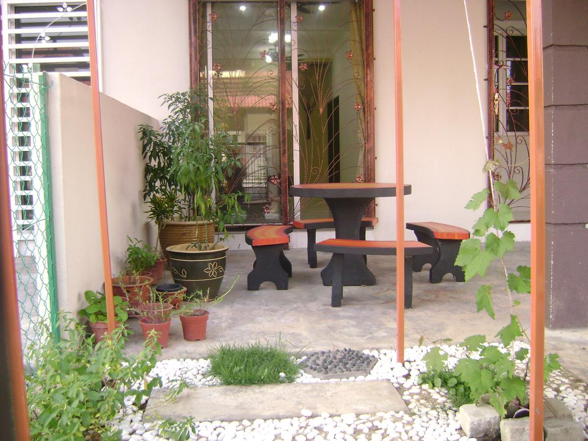 Homestay Amsyarah Seri Iskandar Exterior photo
