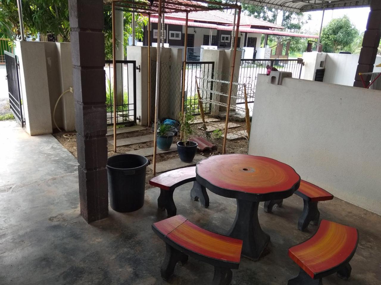 Homestay Amsyarah Seri Iskandar Exterior photo